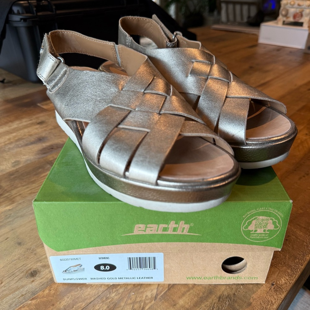 Earth Sandals Size 8